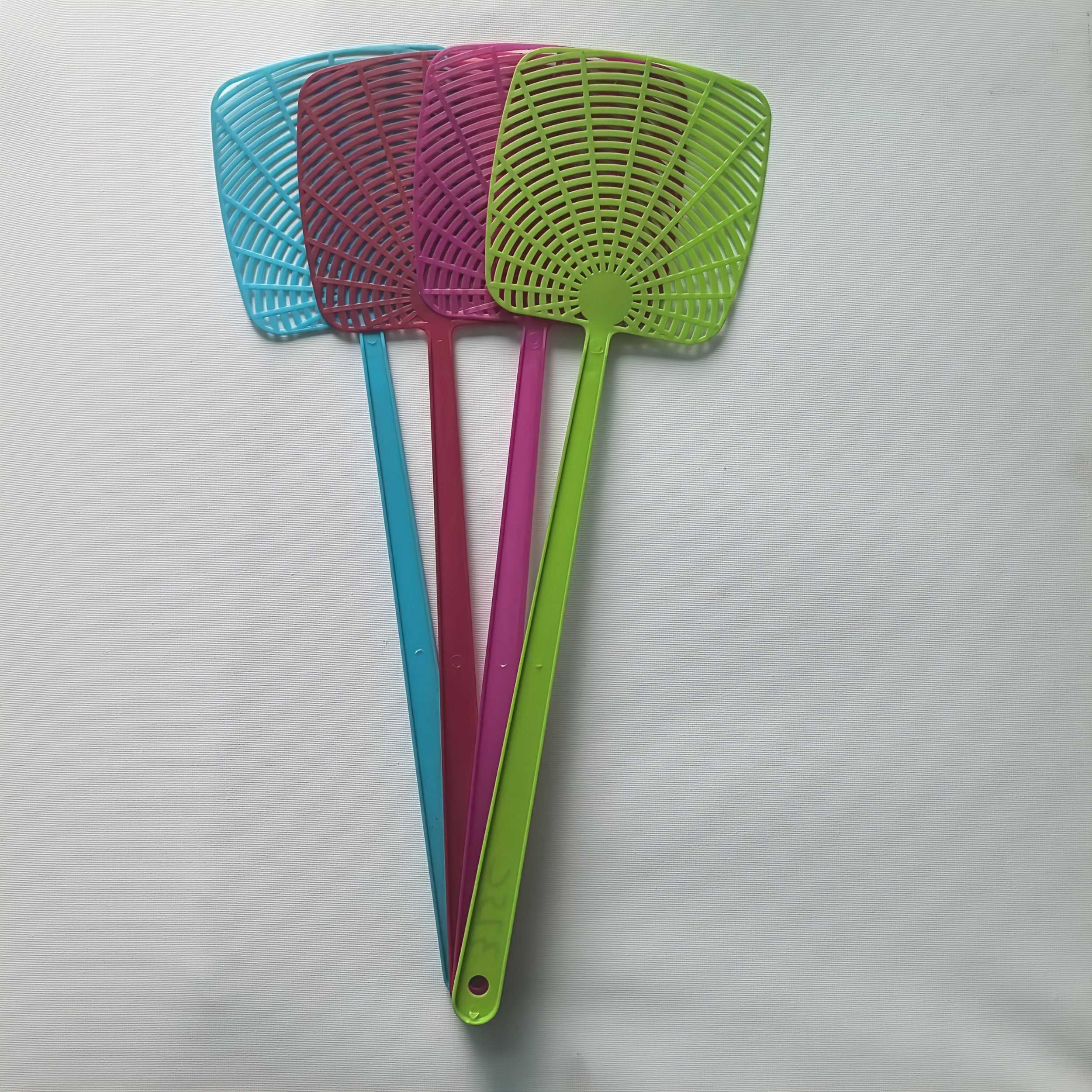 3pcs thickened colored heavy fly swatters random colors